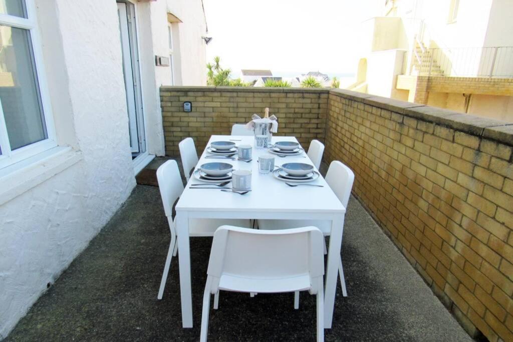 Plas Darien-3 Bed Apt- Sea Views - Sleeps 5 Trearddur Zewnętrze zdjęcie