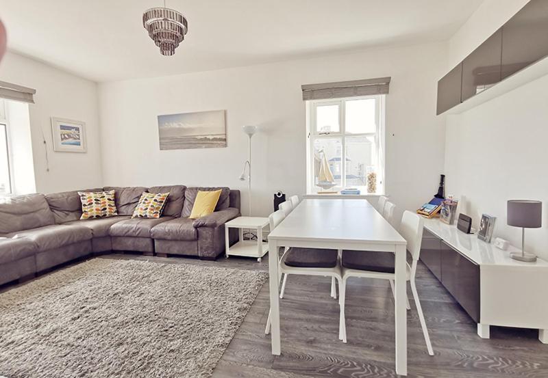 Plas Darien-3 Bed Apt- Sea Views - Sleeps 5 Trearddur Zewnętrze zdjęcie